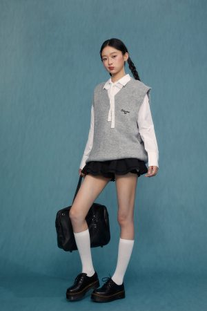 Women's Sleeveless Knitted Vest - 2025 Spring Autumn Fashion in Gray, Trendy Knit Sweater for Casual Layering