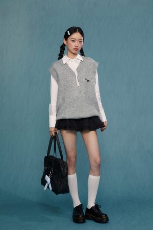 Women's Sleeveless Knitted Vest - 2025 Spring Autumn Fashion in Gray, Trendy Knit Sweater for Casual Layering