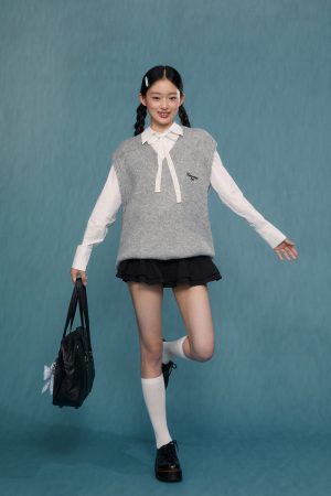 Women's Sleeveless Knitted Vest - 2025 Spring Autumn Fashion in Gray, Trendy Knit Sweater for Casual Layering