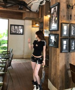 Women's Slim Fit Pink Cat Lace Embroidery T-Shirt - Summer Short Sleeve Waist-Defining Top for Hot Girls, Y2K Style