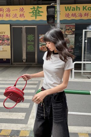 Women's Slim Fit Striped Shoulder T-Shirt, Short Sleeve, Versatile Top, American Vintage Style, Casual 90s Inspired Fashion