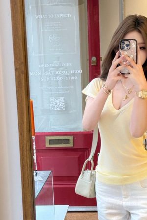 Women's Slim Fit V-Neck White Basic T-Shirt - Casual Elegant Short Sleeves for Summer - Versatile Fashion Essential