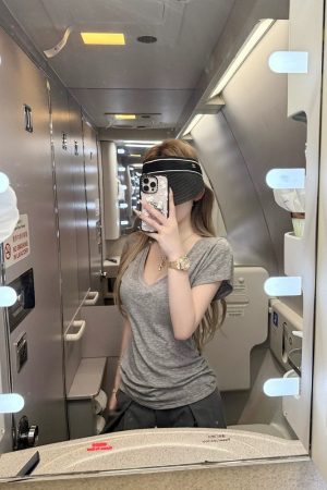 Women's Slim Fit V-Neck White Basic T-Shirt - Casual Elegant Short Sleeves for Summer - Versatile Fashion Essential