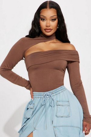 Women's Solid Color Off-Shoulder Halter T-Shirt with Irregular Hollow Out Design - Fashionable Autumn Street Style Top