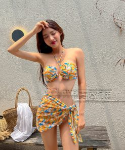 Women's Strapless Three-Piece Bikini Set for Small Bust - Gathered Design, Perfect for Beach Vacation and Hot Springs