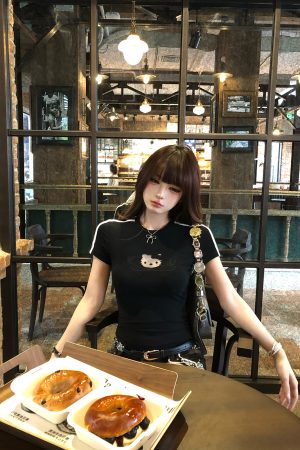 Women's Summer Cat Print Slim Fit Lace Embroidery Short Sleeve T-Shirt - Trendy Waist-Defining Top for Y2K Style
