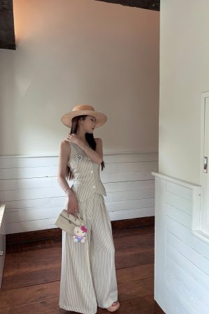Women's Summer Thin High-Waisted Striped Vest and Wide-Leg Pants Set - Chic 90s Inspired Two-Piece Outfit for Stylish Looks
