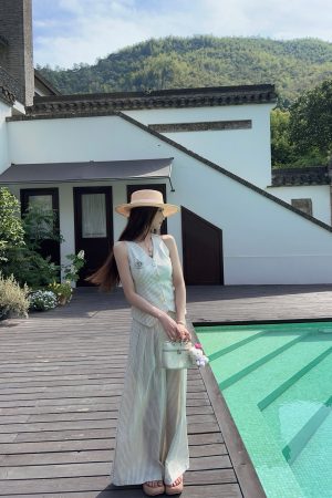 Women's Summer Thin High-Waisted Striped Vest and Wide-Leg Pants Set - Chic 90s Inspired Two-Piece Outfit for Stylish Looks