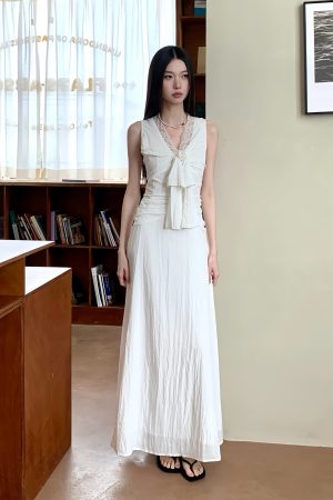 Women's Summer White French V-Neck Sleeveless Dress, Slim A-Line Long Skirt, Unique Niche Design, Elegant Casual Style