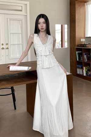 Women's Summer White French V-Neck Sleeveless Dress, Slim A-Line Long Skirt, Unique Niche Design, Elegant Casual Style