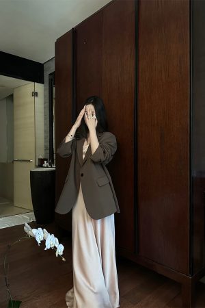 Women's Vintage Black Suit Jacket - Autumn Loose Fit Casual Blazer with Single Button & Versatile Shoulder Design