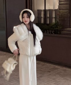 Women's White Down Jacket with Eco-Friendly Fur Collar - Short Warm Puffer Coat for Winter Fashion