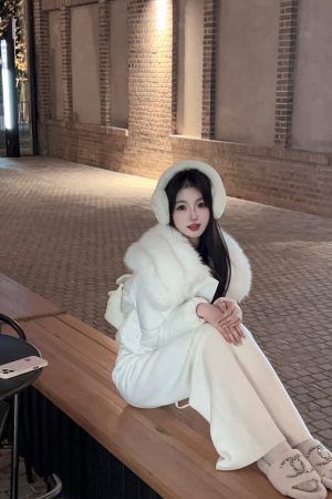 Women's White Down Jacket with Eco-Friendly Fur Collar - Short Warm Puffer Coat for Winter Fashion