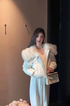Women's White Down Jacket with Eco-Friendly Fur Collar - Short Warm Puffer Coat for Winter Fashion
