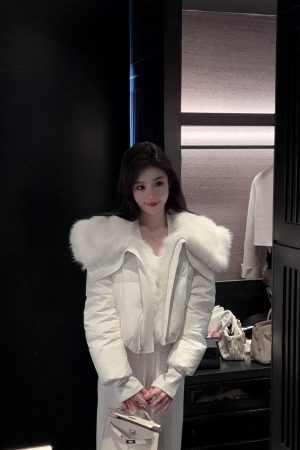 Women's White Down Jacket with Eco-Friendly Fur Collar - Short Warm Puffer Coat for Winter Fashion