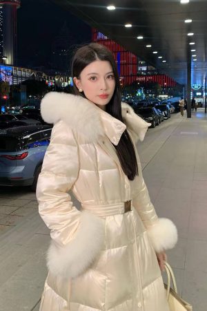Women's White Duck Down Jacket with Fox Fur Collar - Thick Mid-Length Waist-Defining Winter Style 2025