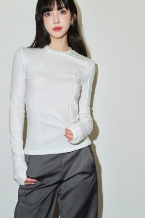 Women's White Long Sleeve Slim Fit T-Shirt - Casual Basic Top with Flattering Design for Effortless Style