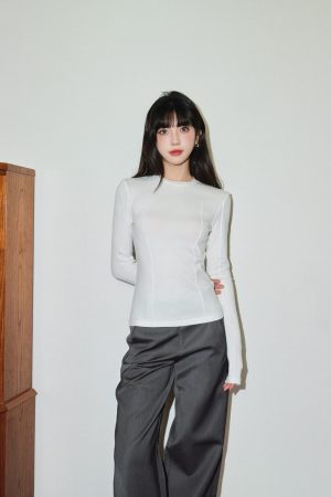 Women's White Long Sleeve Slim Fit T-Shirt - Casual Basic Top with Flattering Design for Effortless Style