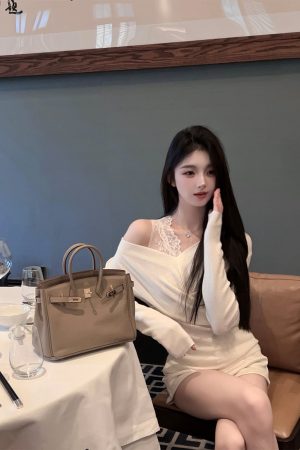 Women's White V-Neck Knitted Lace Vest Two-Piece Outfit - Spring Fashion Set, Perfect for Y2K and Korean Style Looks
