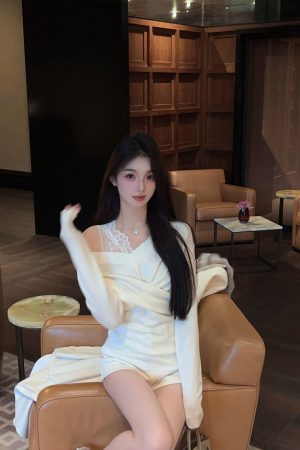Women's White V-Neck Knitted Lace Vest Two-Piece Outfit - Spring Fashion Set, Perfect for Y2K and Korean Style Looks