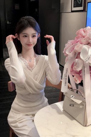 Women's White V-Neck Knitted Lace Vest Two-Piece Outfit - Spring Fashion Set, Perfect for Y2K and Korean Style Looks
