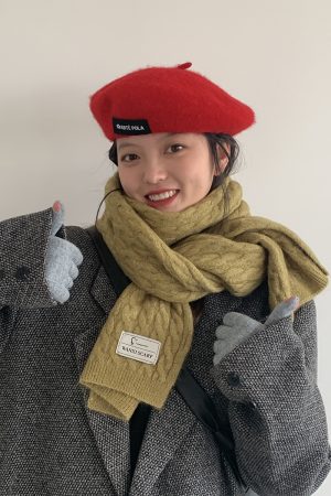 Women's Wool Scarf - 2025 Winter High-End Imitation Cashmere Warm Korean Style Versatile Neck Gaiter in Green