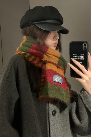 Women's Wool Scarf - High-End Warm Neck Gaiter for Autumn/Winter 2025 in Festive Christmas Red, Cozy Style for Seasonal Elegance