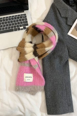 Women's Wool Scarf - High-End Warm Neck Gaiter for Autumn/Winter 2025 in Festive Christmas Red, Cozy Style for Seasonal Elegance