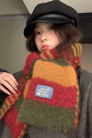 Women's Wool Scarf - High-End Warm Neck Gaiter for Autumn/Winter 2025 in Festive Christmas Red, Cozy Style for Seasonal Elegance