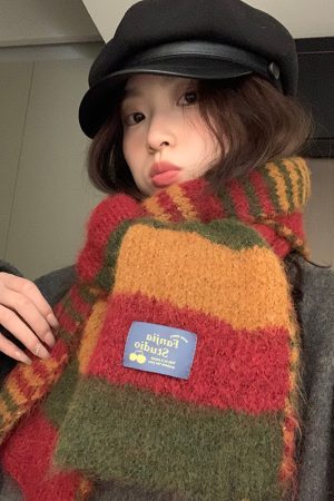 Women's Wool Scarf - High-End Warm Neck Gaiter for Autumn/Winter 2025 in Festive Christmas Red, Cozy Style for Seasonal Elegance