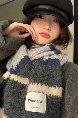 Women's Wool Scarf - High-End Warm Neck Gaiter for Autumn/Winter 2025 in Festive Christmas Red, Cozy Style for Seasonal Elegance