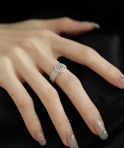 Woven Jade Stone Lace Ring for Women - High-End Light Luxury Fashion Accessory, Personalized Index Finger Design