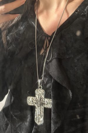Y2K Big Cross Necklace - Heavy Gothic Girl Accessory, Long Chain for Subculture Baddie Style, Sweet Cool Sweater Jewelry