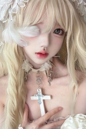 Y2K Heavy Metal Rivet Choker Necklace with Crossbone Pendant, Dark Gothic Lolita Accessory for Cool Girls