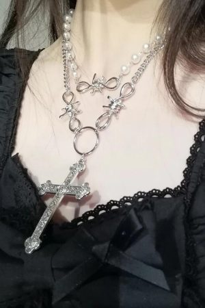 Y2K Multi-Layer Pearl Cross Pendant Necklace for Women, Metal Sweater Chain Accessory, Sweet and Cool Fashion Statement