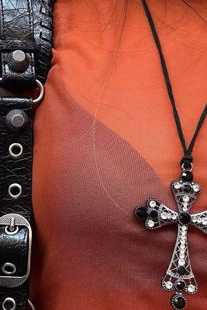Y2K Pearl Baroque Cross Strap Necklace for Women - Versatile American-Style Collarbone Chain for Spicy Girl Personality