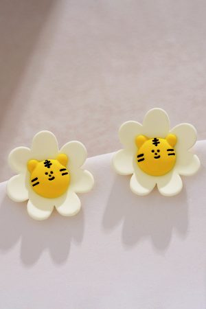 Year of the Tiger Floral Earrings - Unique Design for New Year Celebrations, Niche Style with Gentle Temperament