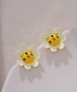 Year of the Tiger Floral Earrings - Unique Design for New Year Celebrations, Niche Style with Gentle Temperament