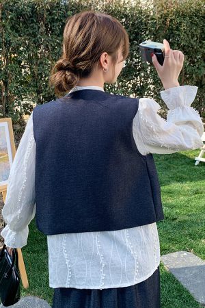 Youthful Spring Outfit Set: Vest, Skirt & Shirt for a Chic Casual Look - Stylish Fashion for Effortless Everyday Wear